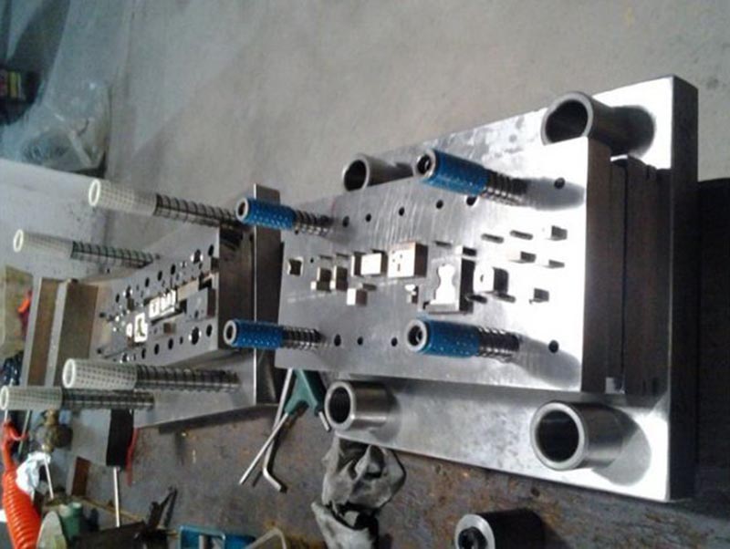 万宁模具制造-12